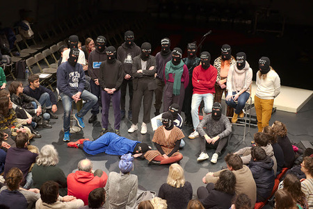  C'est grâce à mon vocabulaire que je parle, bien que je ne sois pas toujours d'accord avec lui