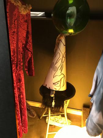  Gold is The Metal With The Broadest Shoulders