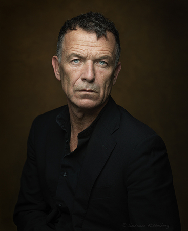  Raymond Thiry