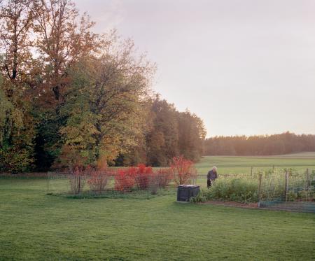  In the mountains, the sun is shining