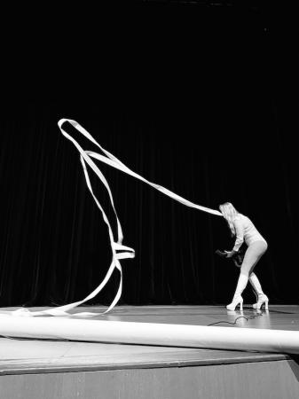  PAPER STUDY #26_ STAGE PRESENCE