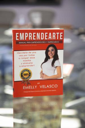  2025-Donatie van 150 boeken van mijn auteurschap EMPRENDEARTE aan alumni-universiteit IEU México.