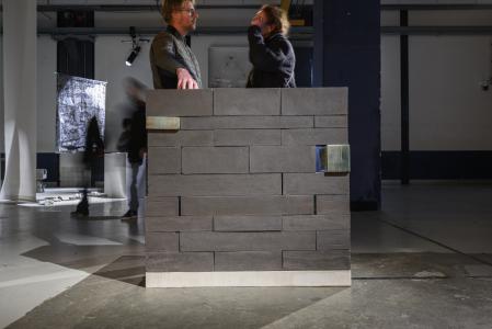  WALL, DDW205 - de muur die niet afscheidt
