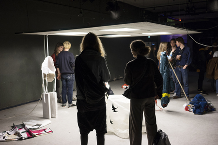  Squeeze, stuff, pull, pack.