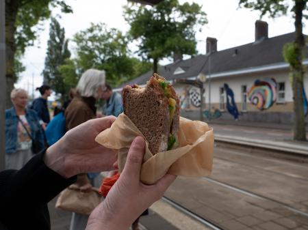  What's in a Packed Lunch?