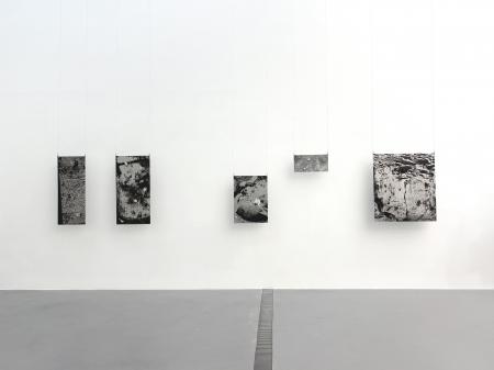  ECHOES ON POROUS GROUND