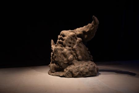  U maw nguid briew' (de steen die een kind opslokt)