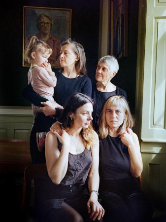  Mothers and Daugthers