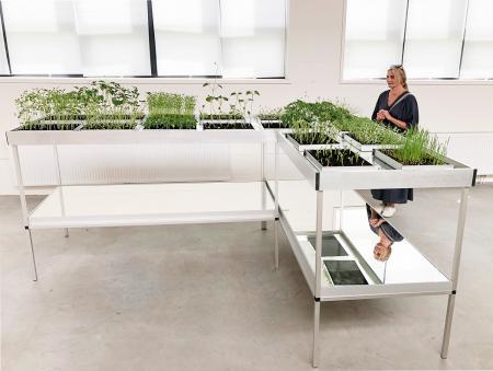  Radix Morgana Zoetermeer (deel installatie tafel met bakken en spiegels)