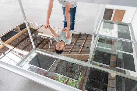  Radix Morgana Zoetermeer (deel installatie tafel met bakken en spiegels)