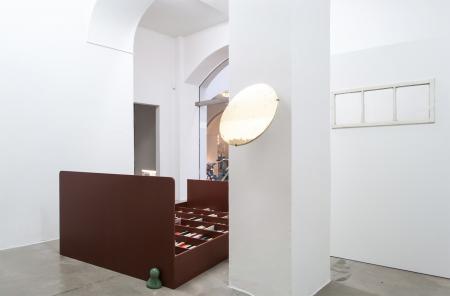  "Decline of the Showpieces"