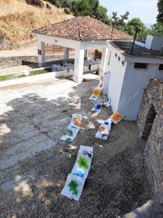  Weaving  sounds and signs into moving traces