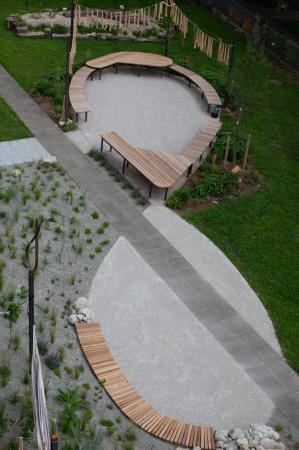  Garden of Moving Times