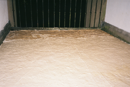  Secretly place a hot piece of steel in moist food