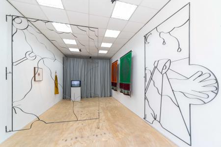  Fully Worktioning. The Balcony 