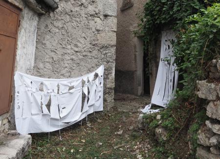  If I lived in a paper castle, the gates would be my eyes 