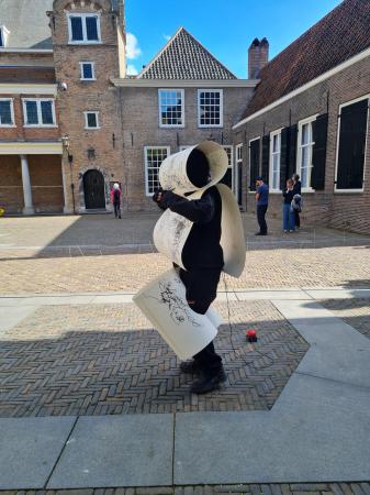  Walk, listen and draw