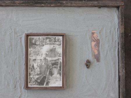  Exhibition view - Rocks, roots, unearth