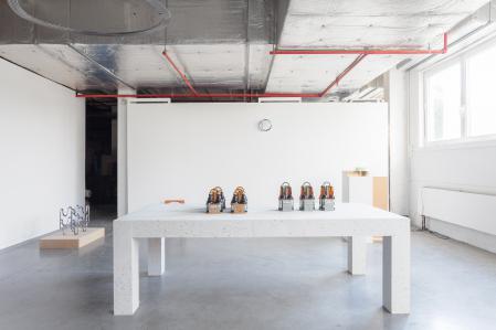  Confetti Dinner Table